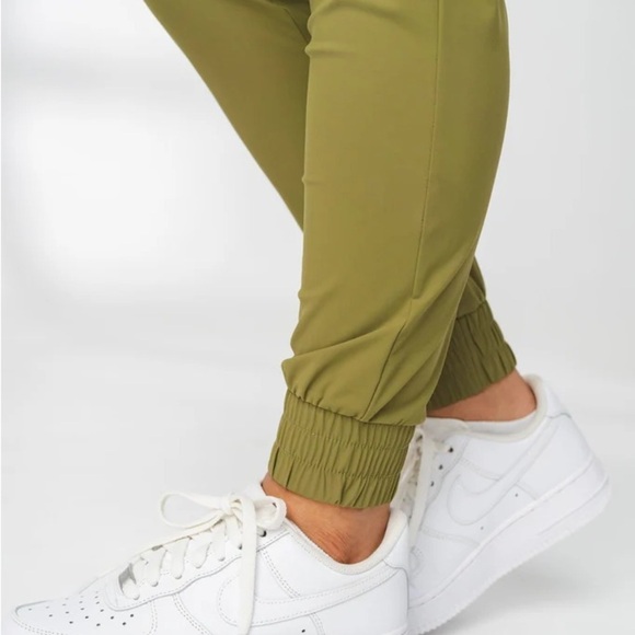 New in the Bag Women's Swift Jogger Olive - Picture 3 of 3